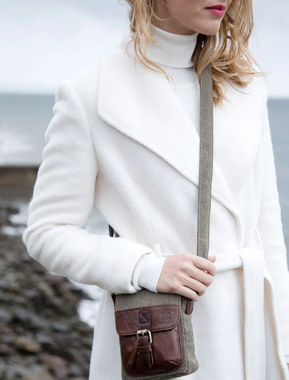 Cheap Small Traditional Tweed & Leather Flight Bag Women Bags And Satchels